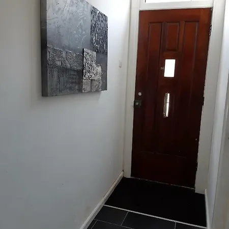 74 Pijnboomstraat * Den Haag